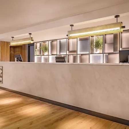 AC Hotel Avenida de América by Marriott-3
